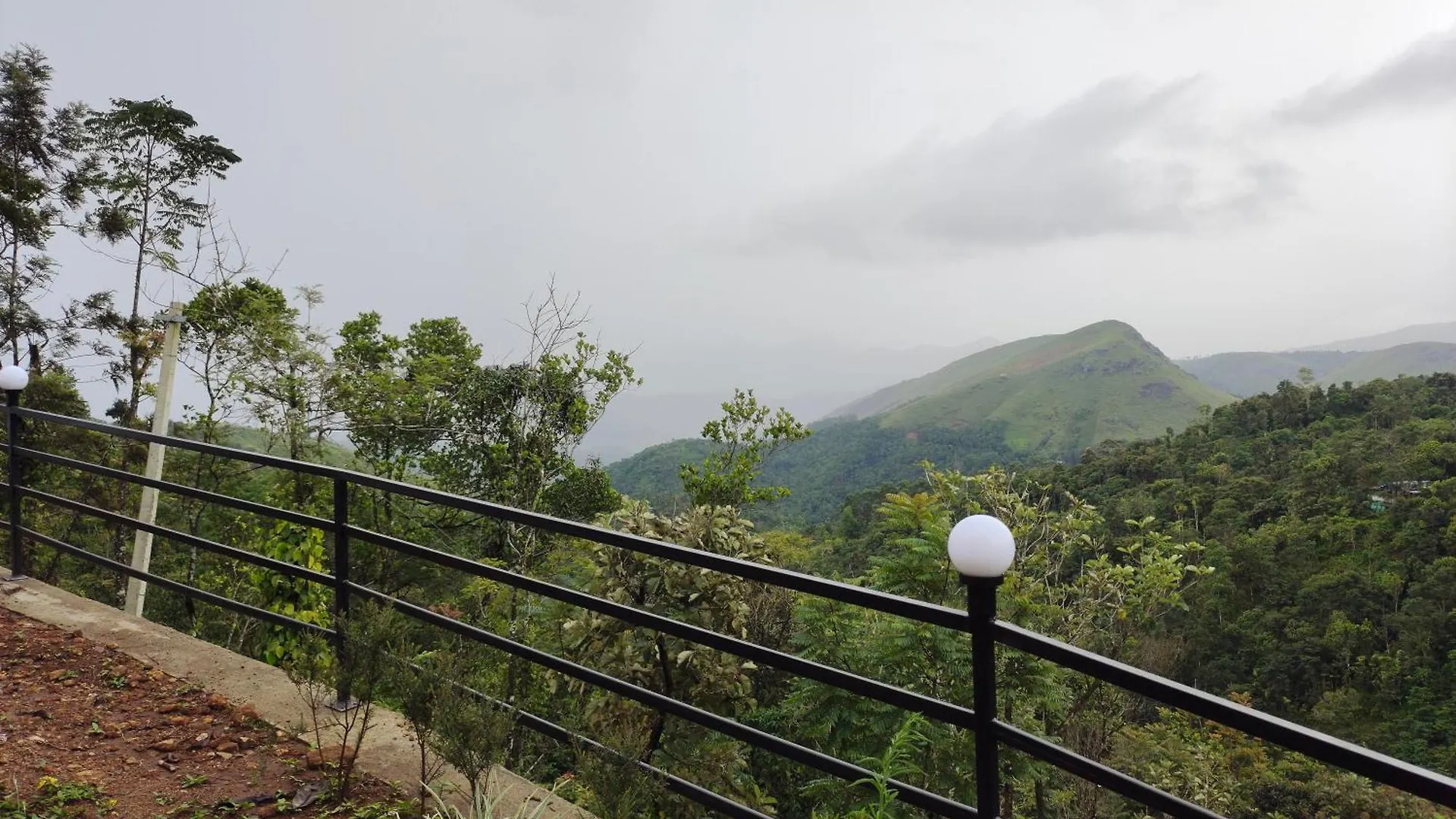 Robin'S Paradise Vagamon 0*,  India